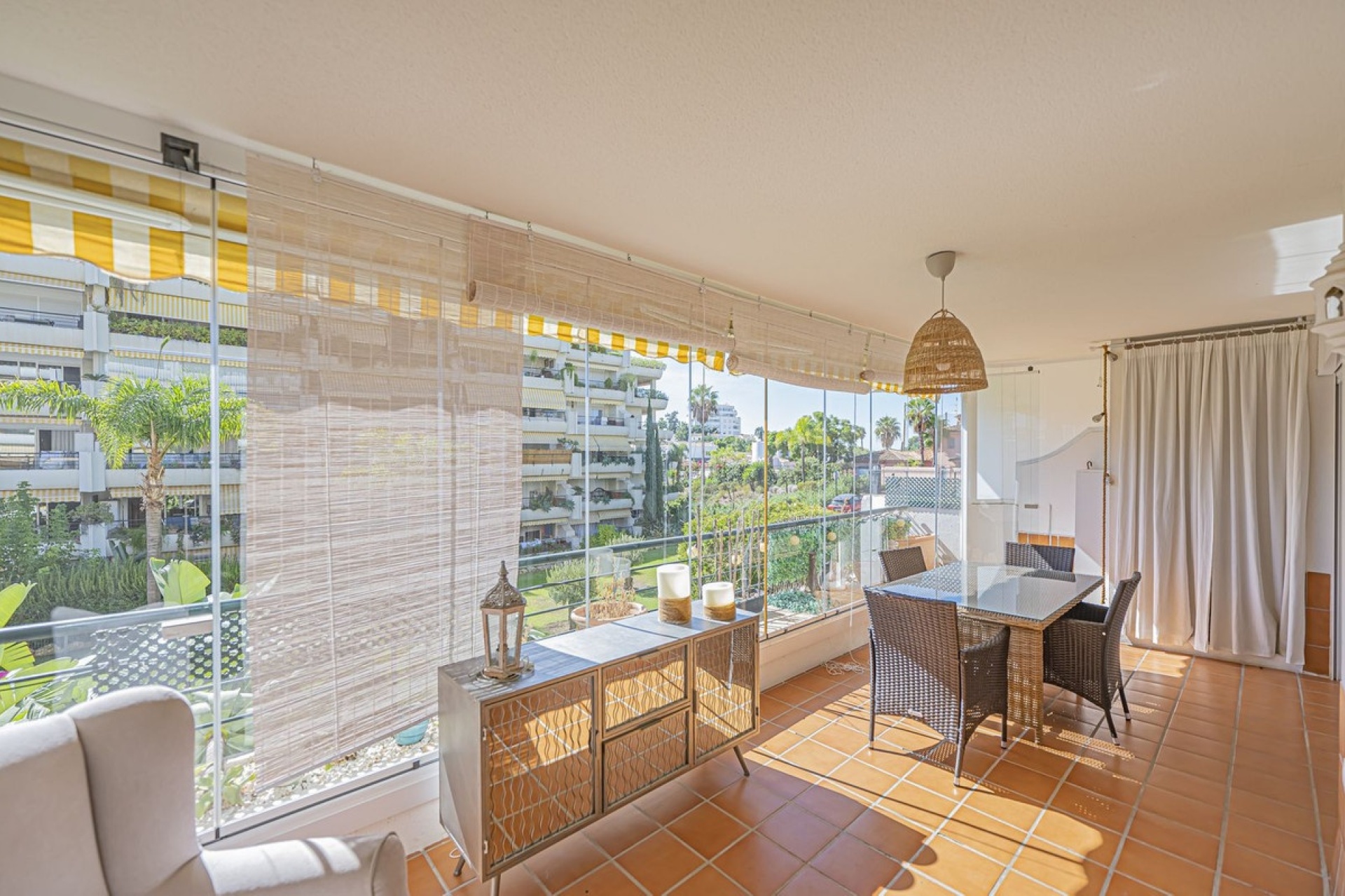 Resale - apartment - Marbella - Guadalmina Alta