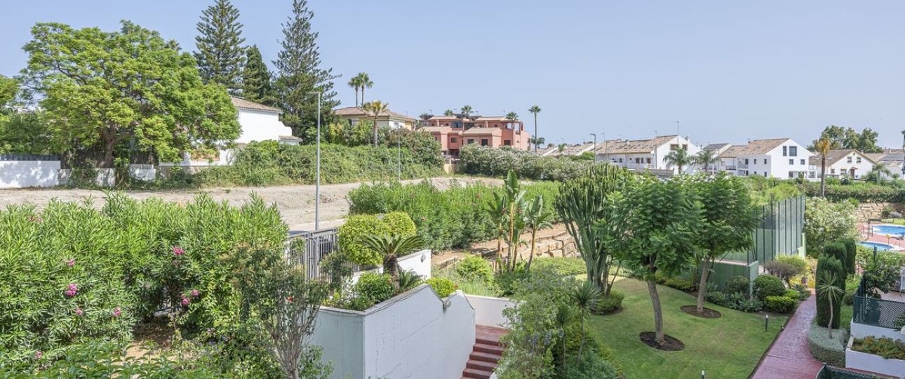 Resale - apartment - Marbella - Guadalmina Alta