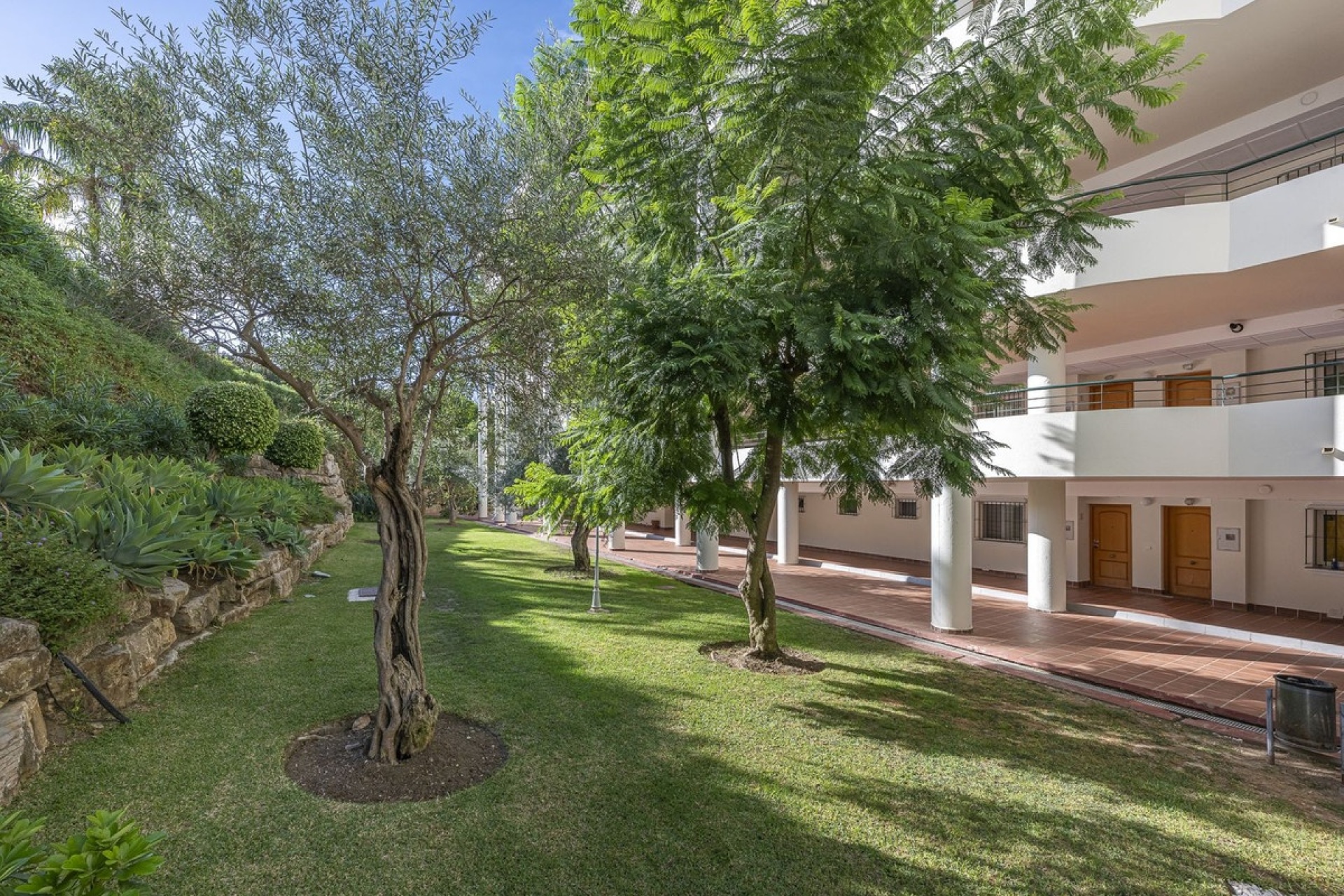Resale - apartment - Marbella - Guadalmina Alta