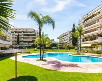 Resale - apartment - Marbella - Guadalmina Alta
