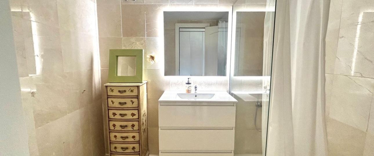 Resale - apartment - Marbella - Guadalmina Alta