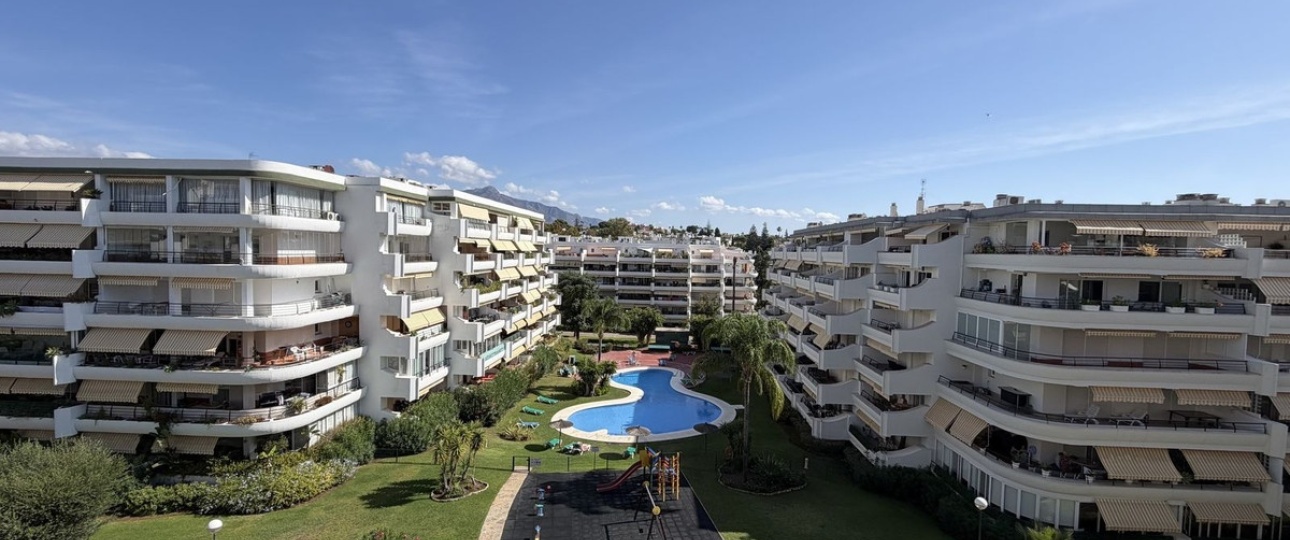 Resale - apartment - Marbella - Guadalmina Alta