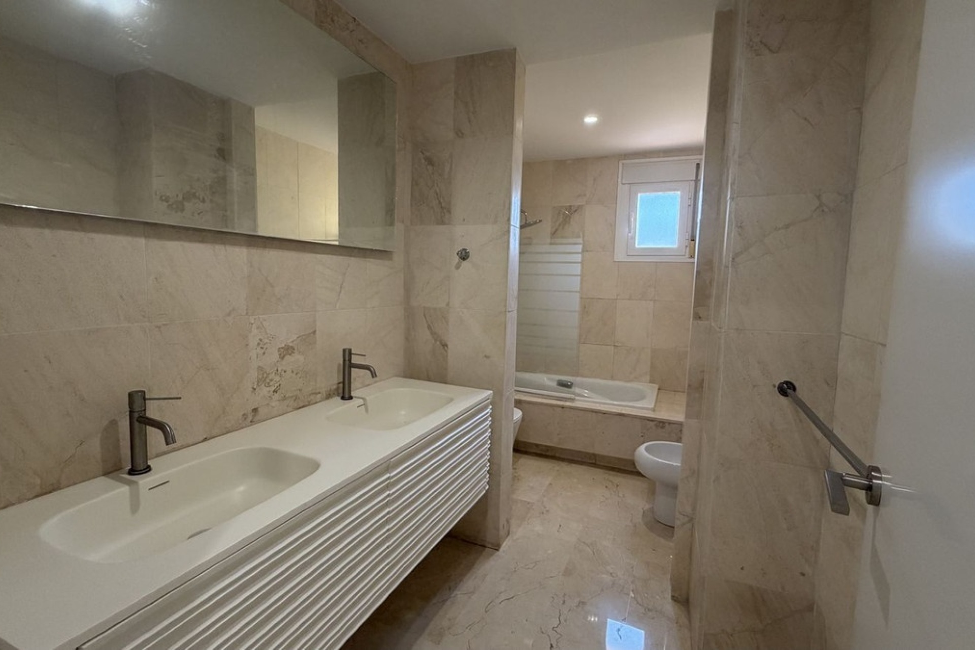 Resale - apartment - Marbella - Guadalmina Alta