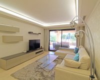Resale - apartment - Marbella - Guadalmina Baja