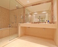 Resale - apartment - Marbella - Guadalmina Baja