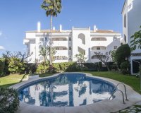 Resale - apartment - Marbella - Guadalmina Baja