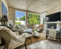 Resale - apartment - Marbella - Guadalmina Baja
