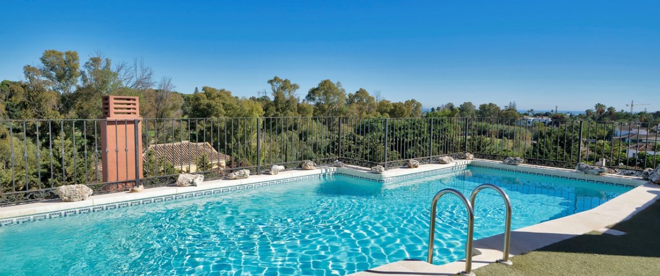 Resale - apartment - Marbella - Guadalmina Baja