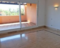 Resale - apartment - Marbella - Guadalmina Baja