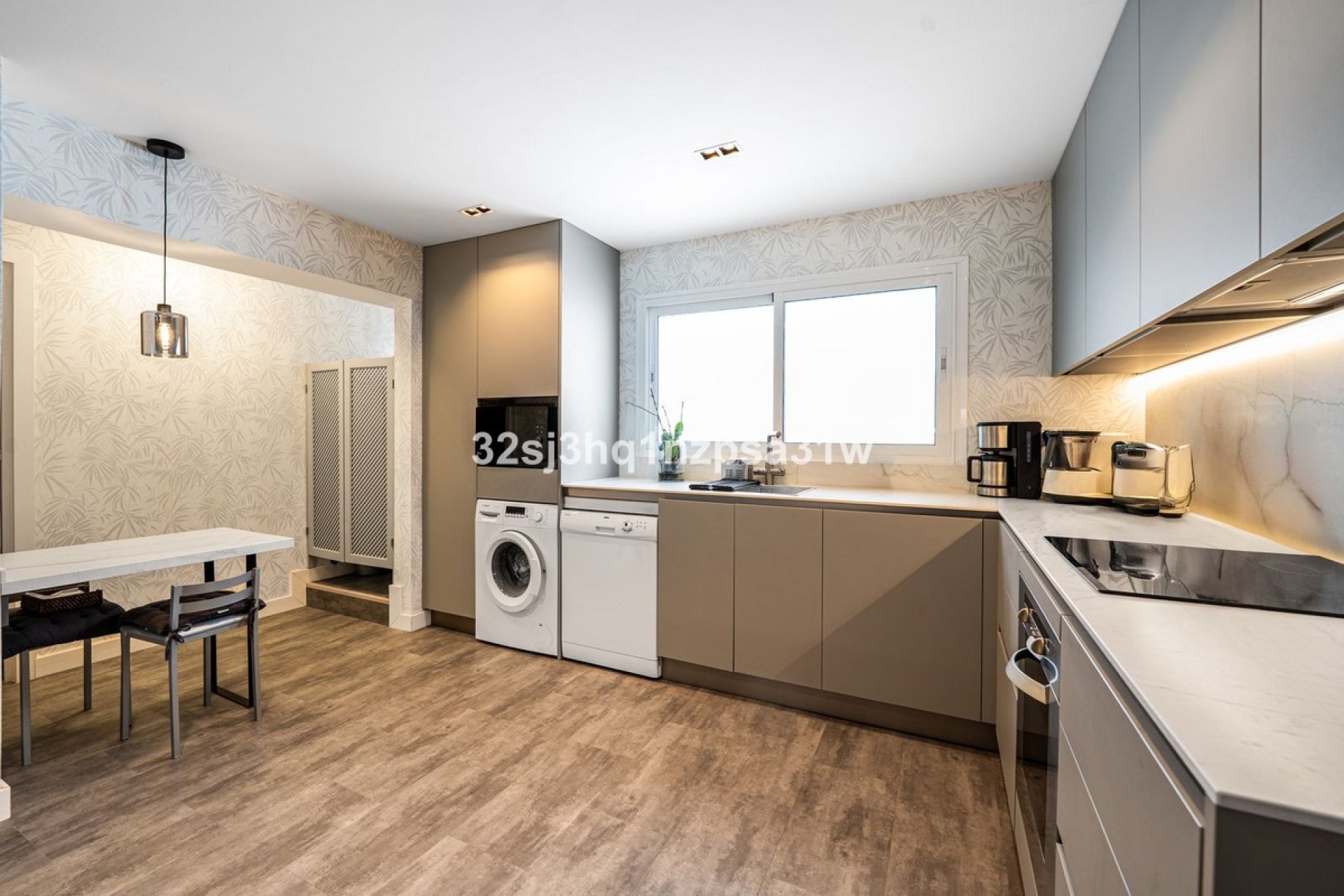 Resale - apartment - Marbella - Guadalmina Baja