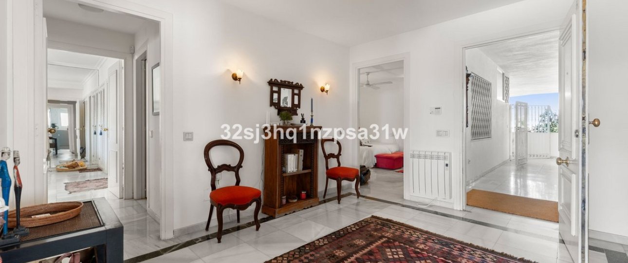 Resale - apartment - Marbella - Guadalmina Baja