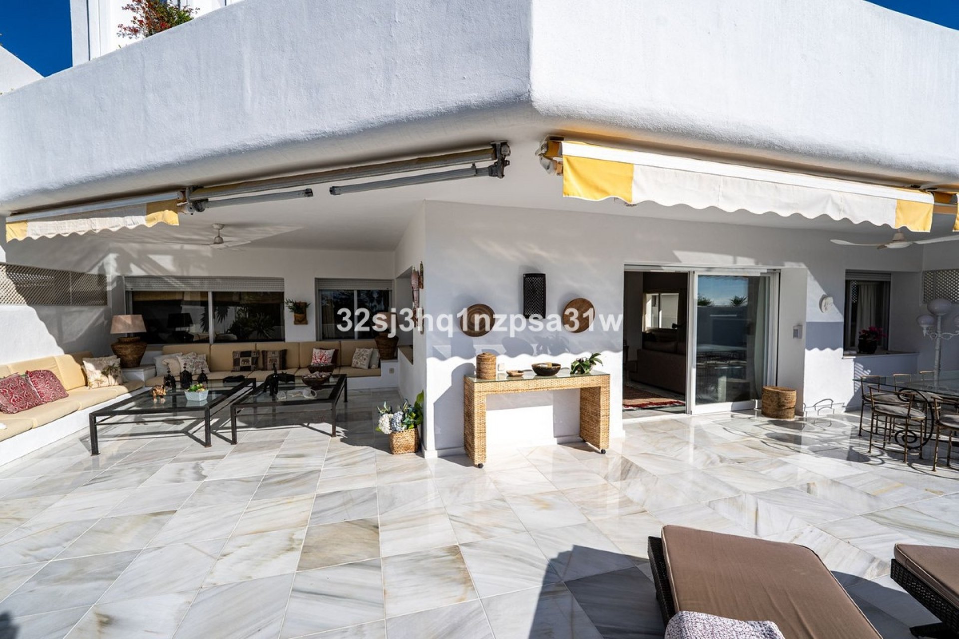 Resale - apartment - Marbella - Guadalmina Baja