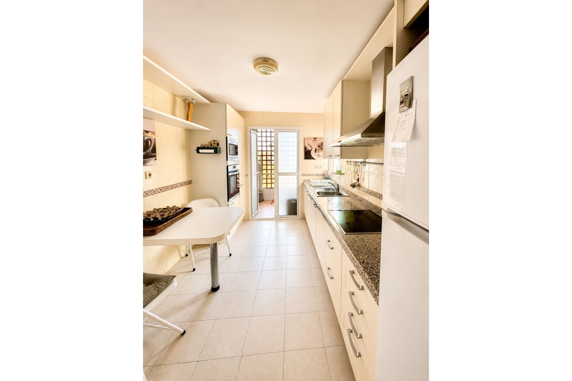 Resale - apartment - Marbella - Guadalmina Baja