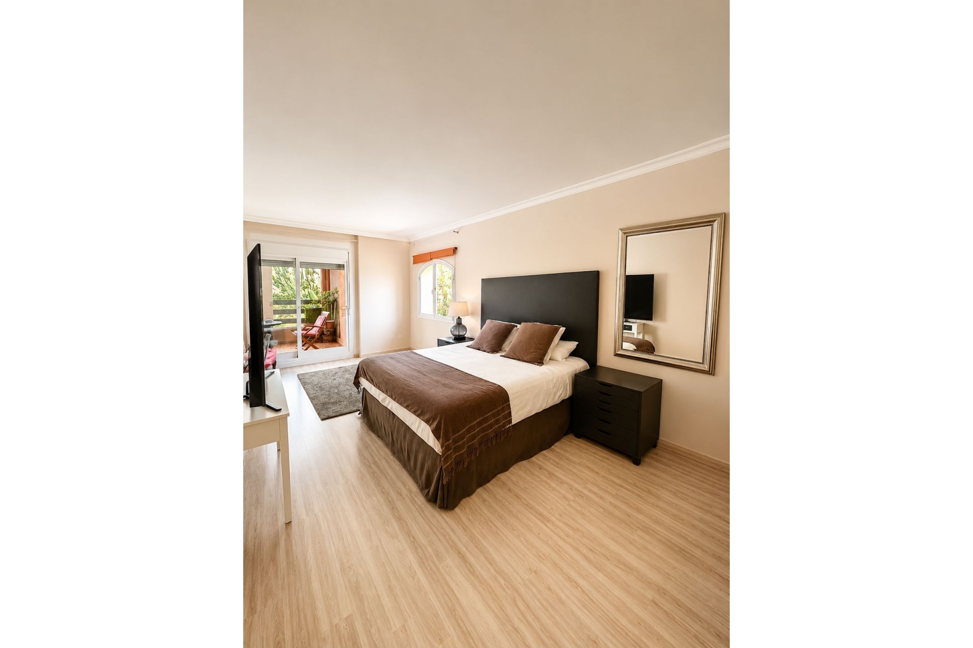 Resale - apartment - Marbella - Guadalmina Baja