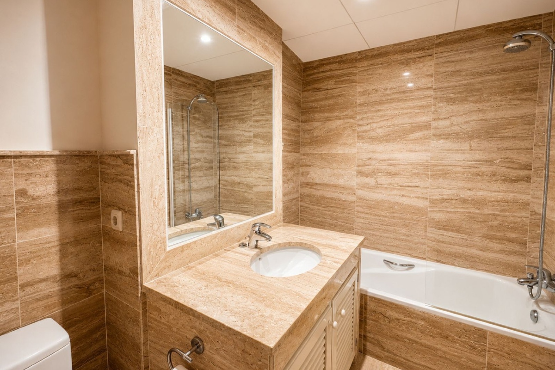 Resale - apartment - Marbella - Guadalmina Baja