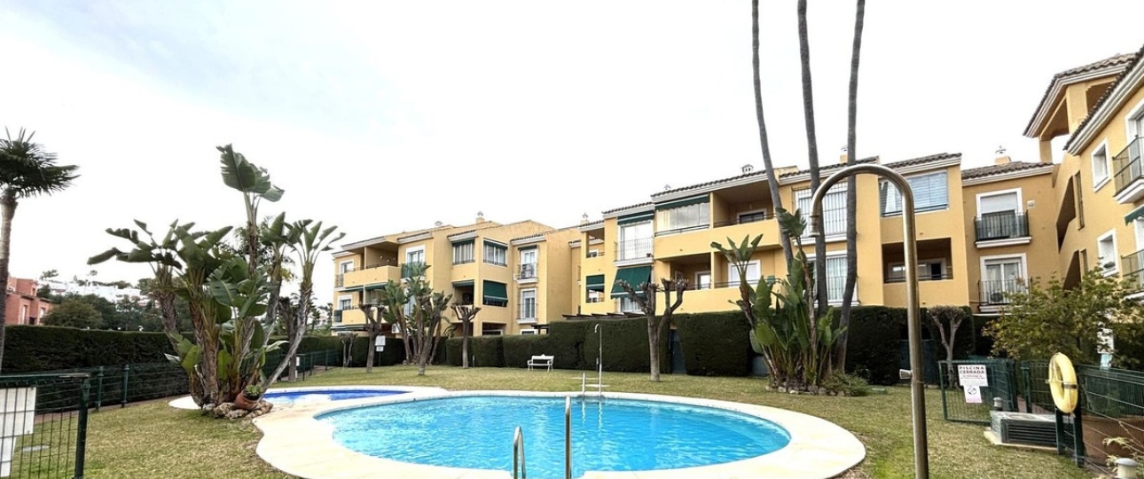 Resale - apartment - Marbella - Guadalmina Baja