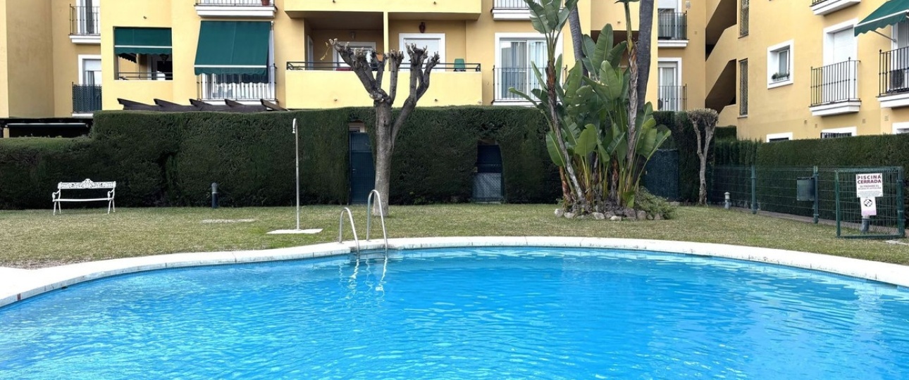 Resale - apartment - Marbella - Guadalmina Baja