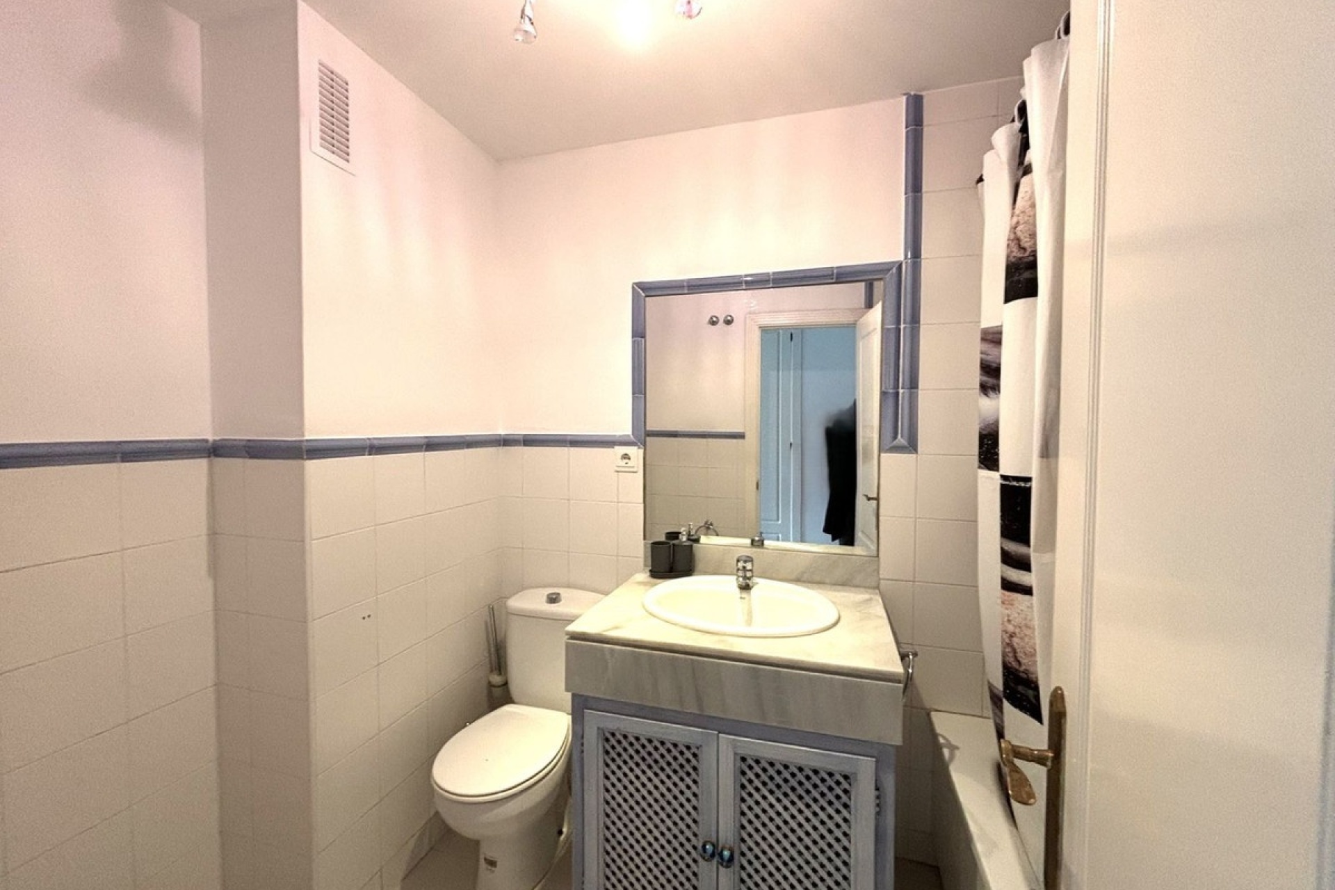 Resale - apartment - Marbella - Guadalmina Baja