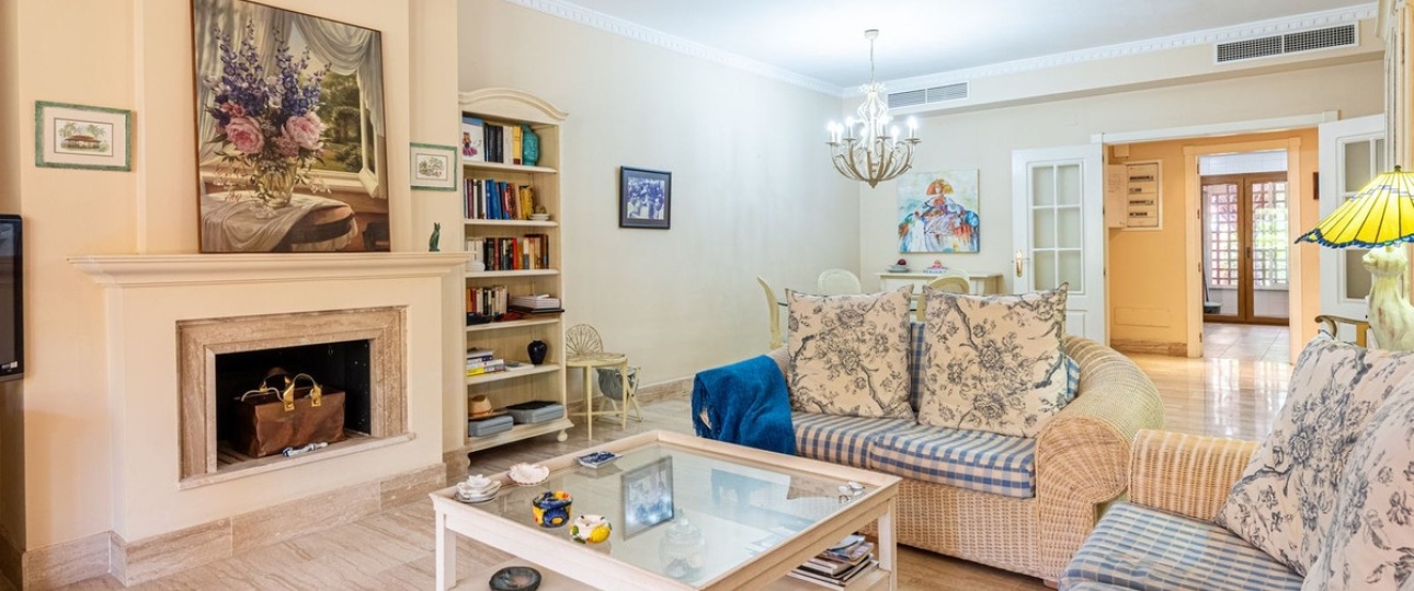 Resale - apartment - Marbella - Guadalmina Baja
