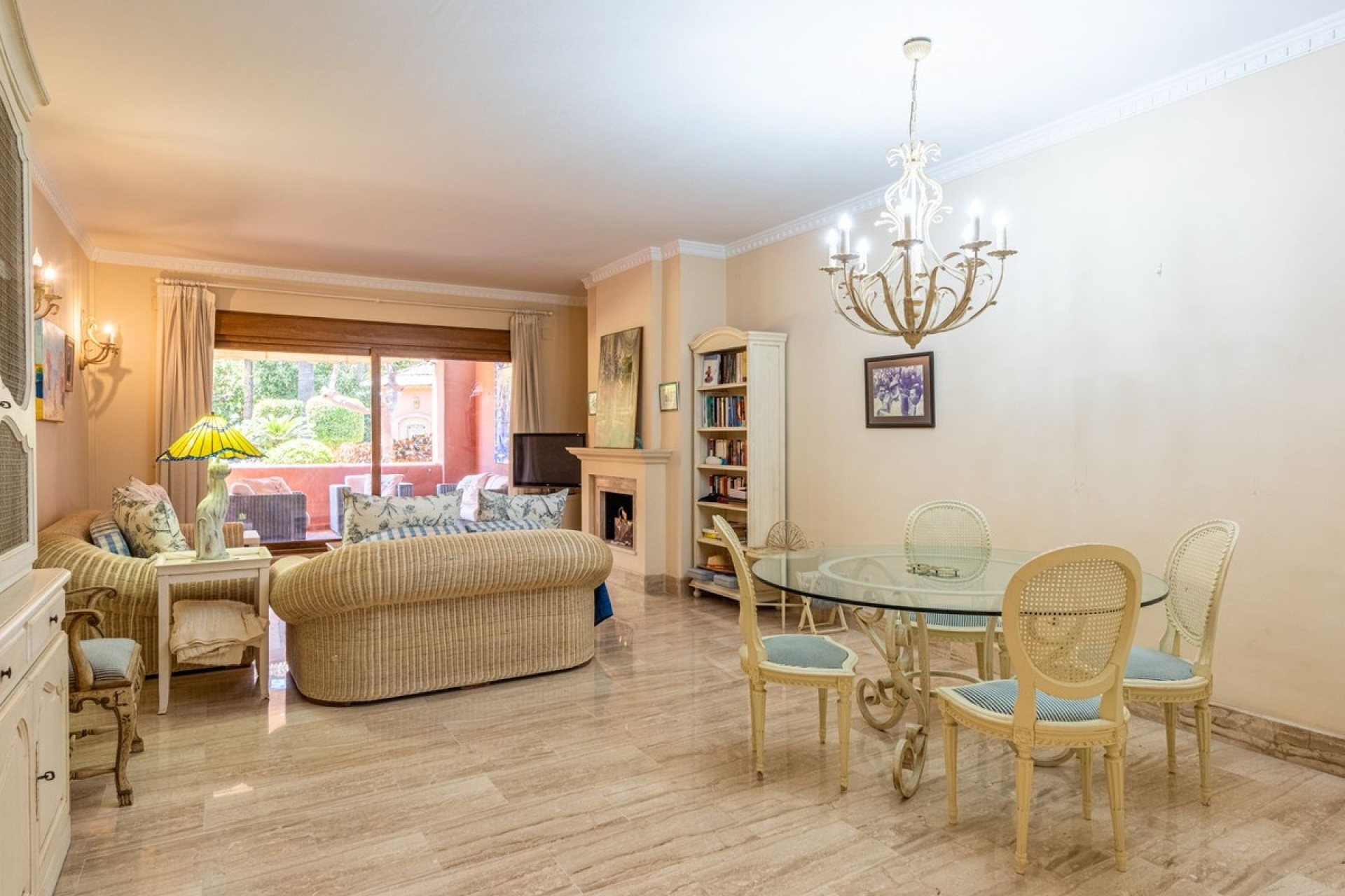 Resale - apartment - Marbella - Guadalmina Baja