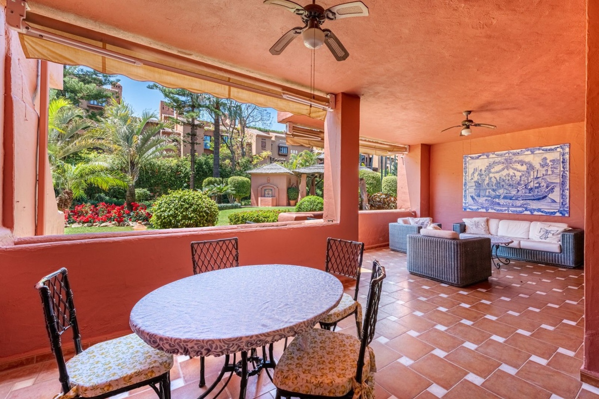 Resale - apartment - Marbella - Guadalmina Baja