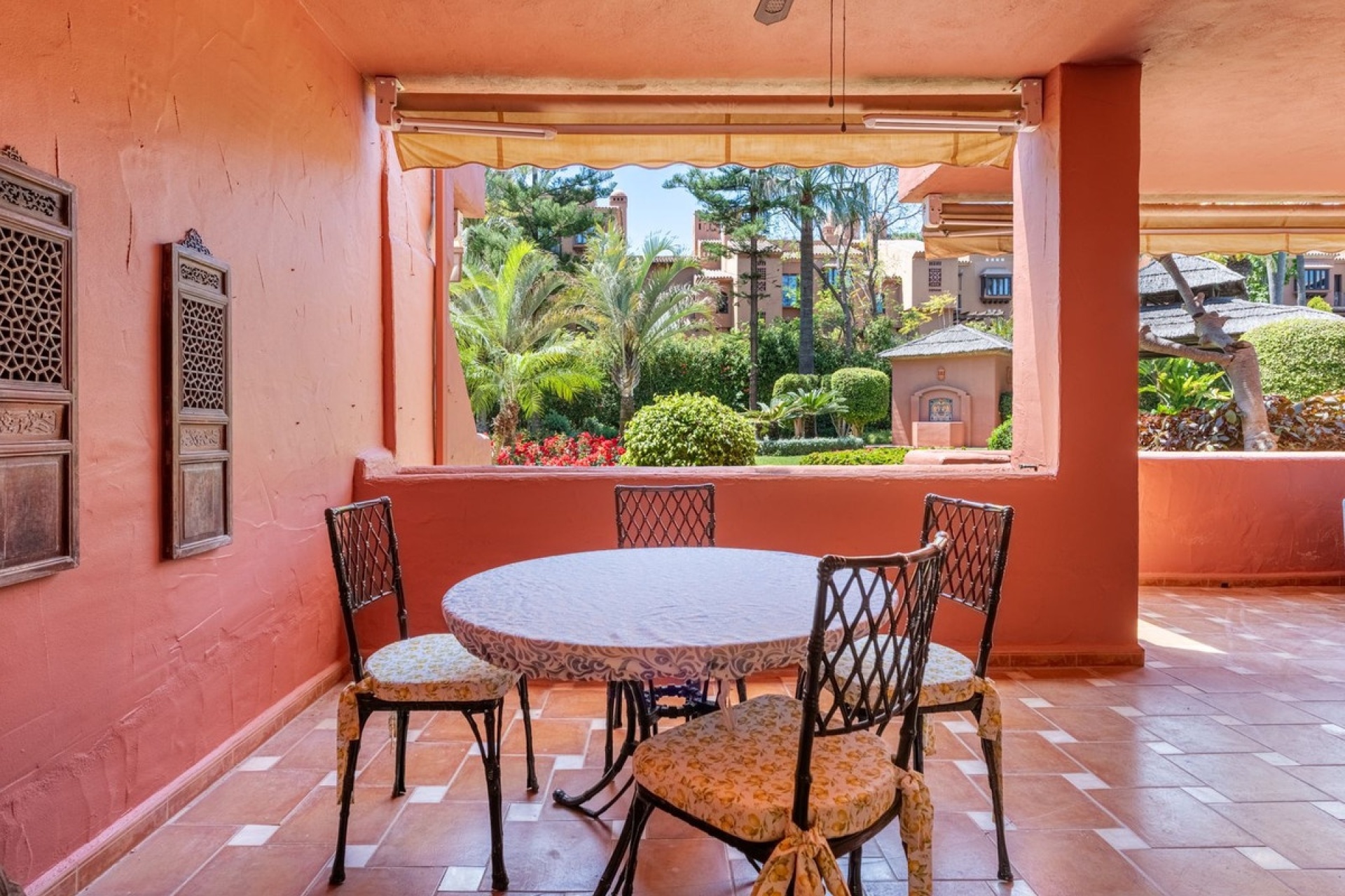 Resale - apartment - Marbella - Guadalmina Baja