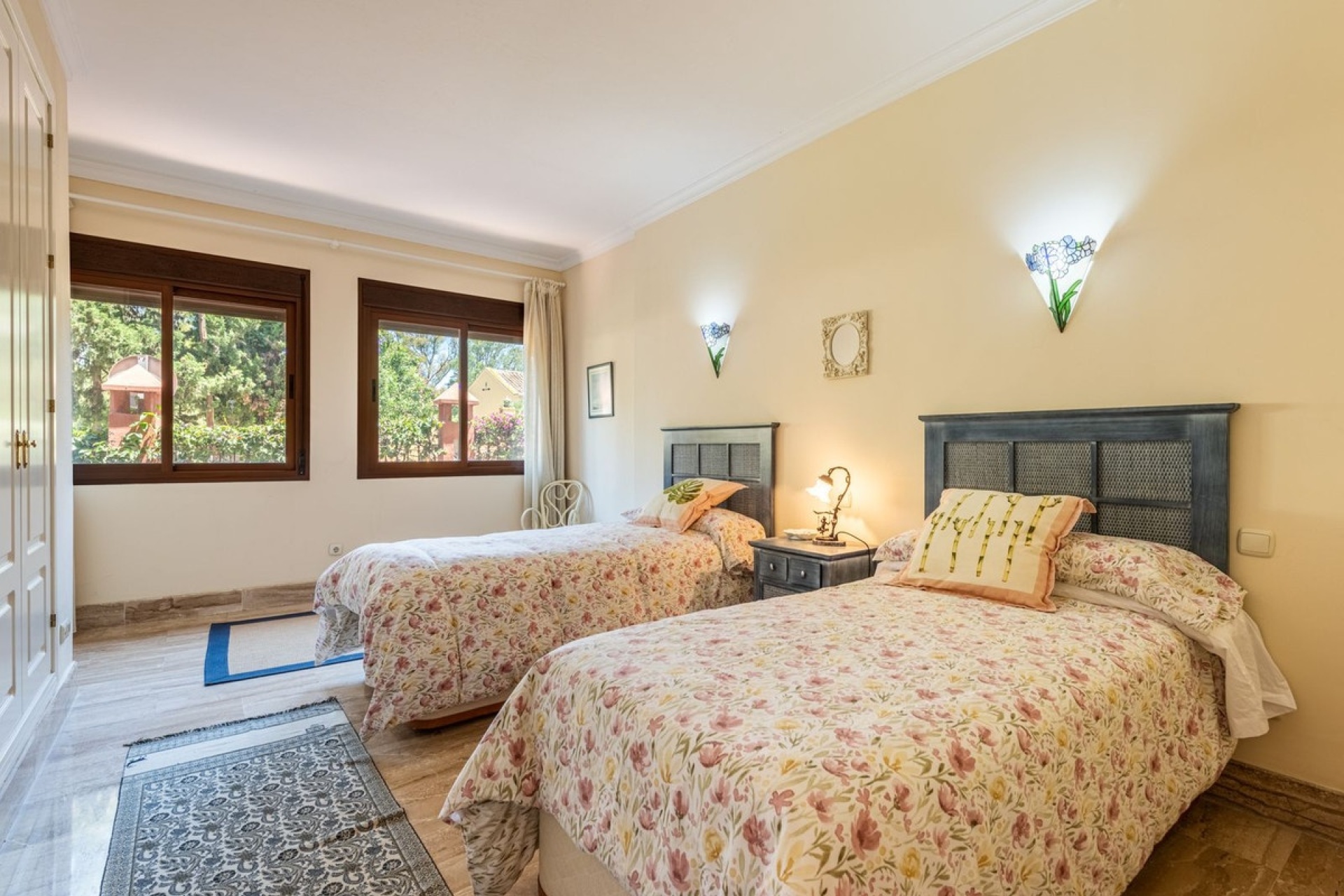 Resale - apartment - Marbella - Guadalmina Baja