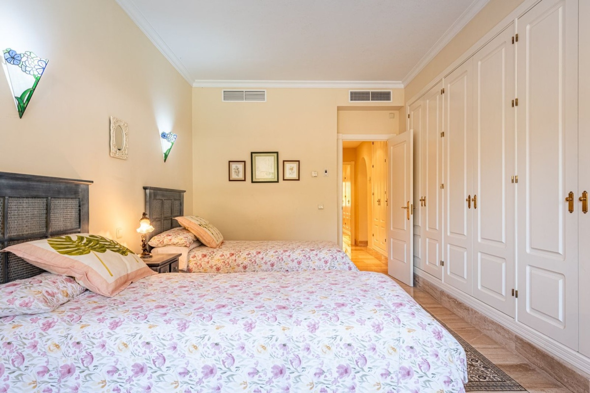 Resale - apartment - Marbella - Guadalmina Baja