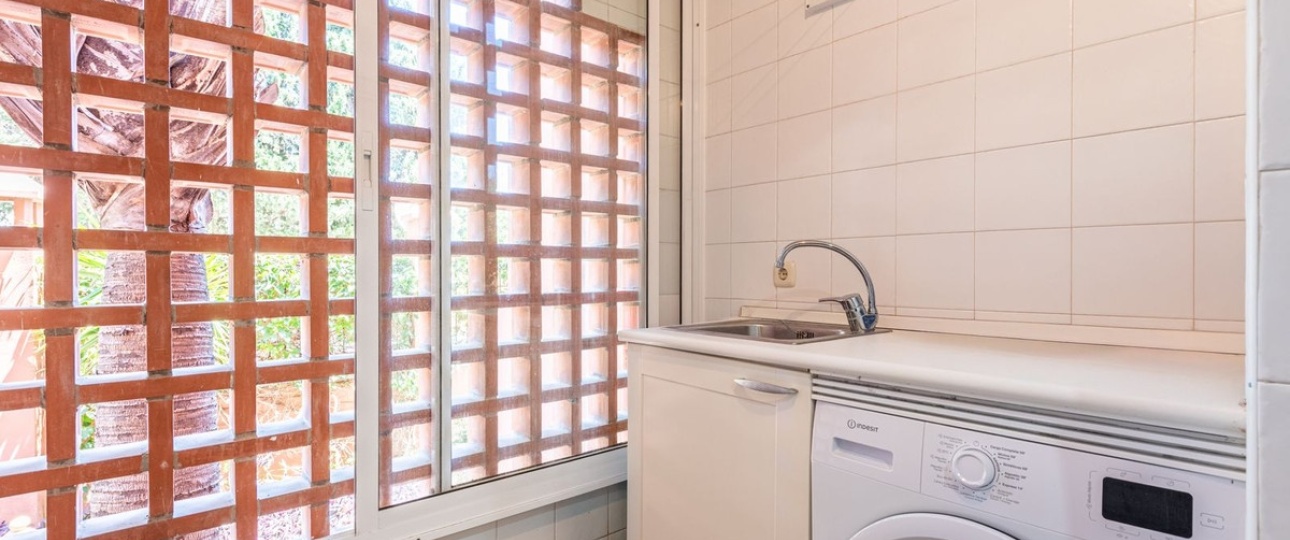 Resale - apartment - Marbella - Guadalmina Baja