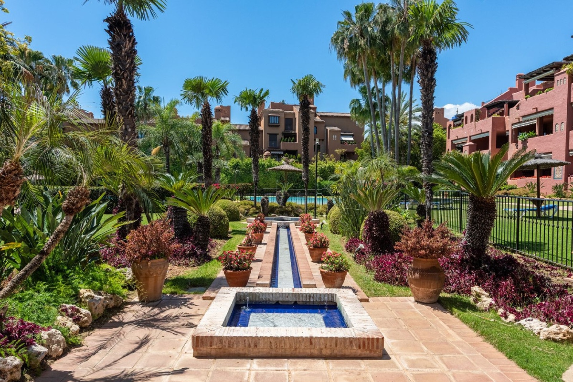 Resale - apartment - Marbella - Guadalmina Baja