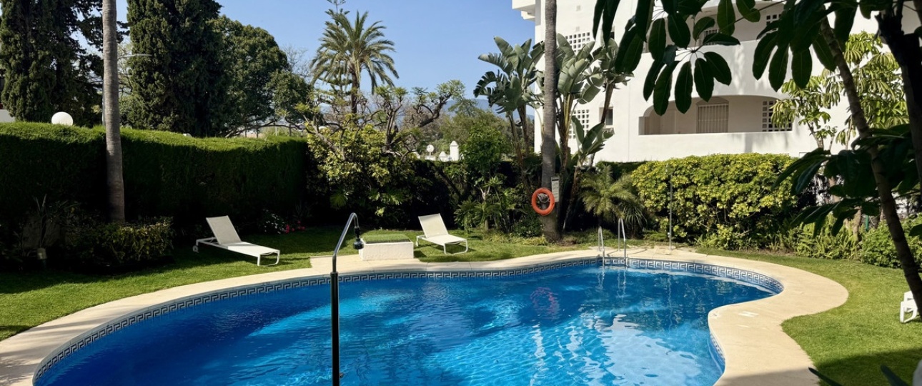 Resale - apartment - Marbella - Guadalmina Baja