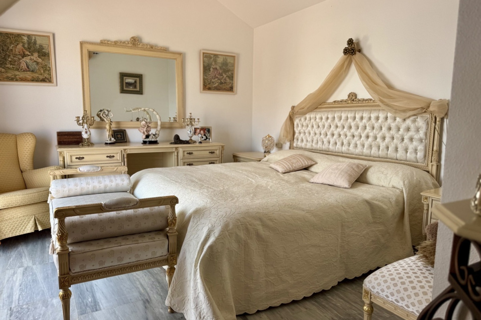 Resale - apartment - Marbella - Guadalmina Baja