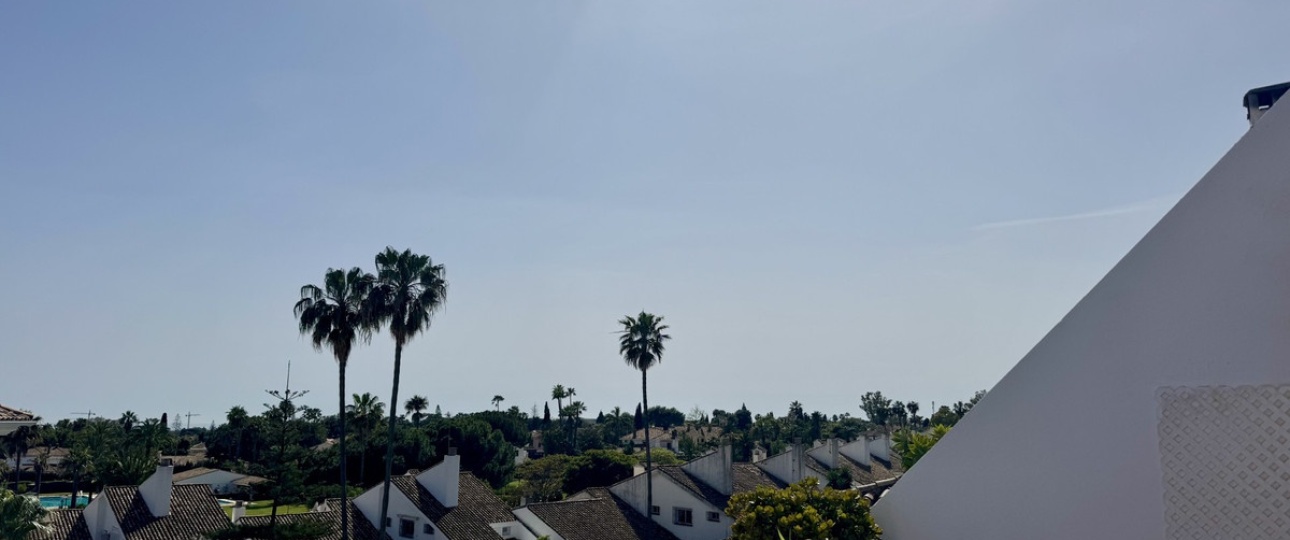Resale - apartment - Marbella - Guadalmina Baja