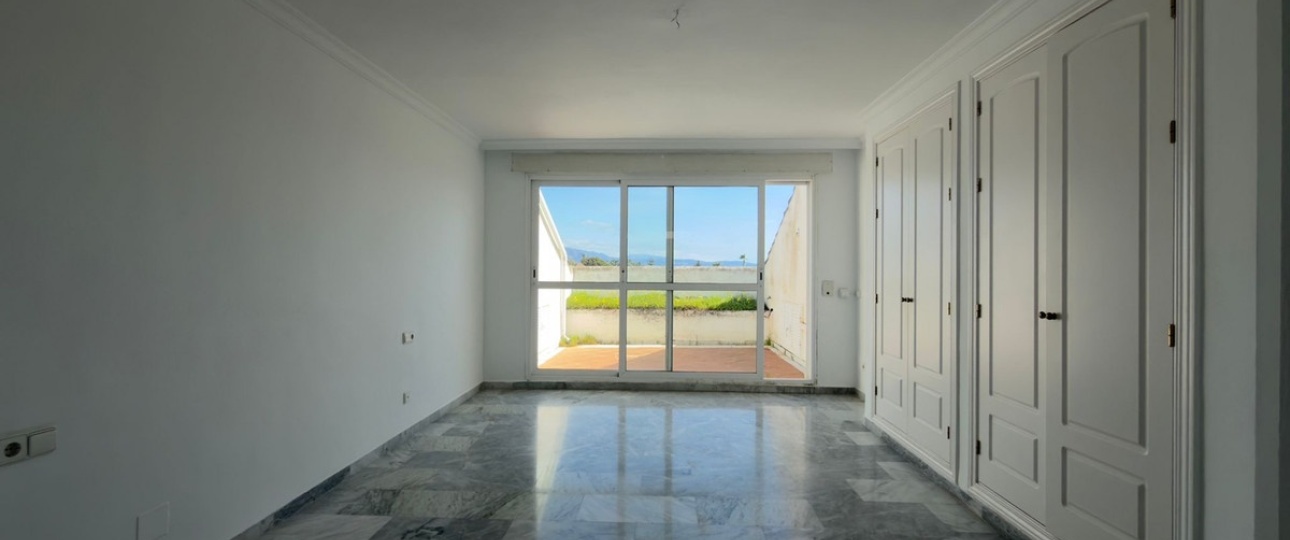 Resale - apartment - Marbella - Guadalmina Baja