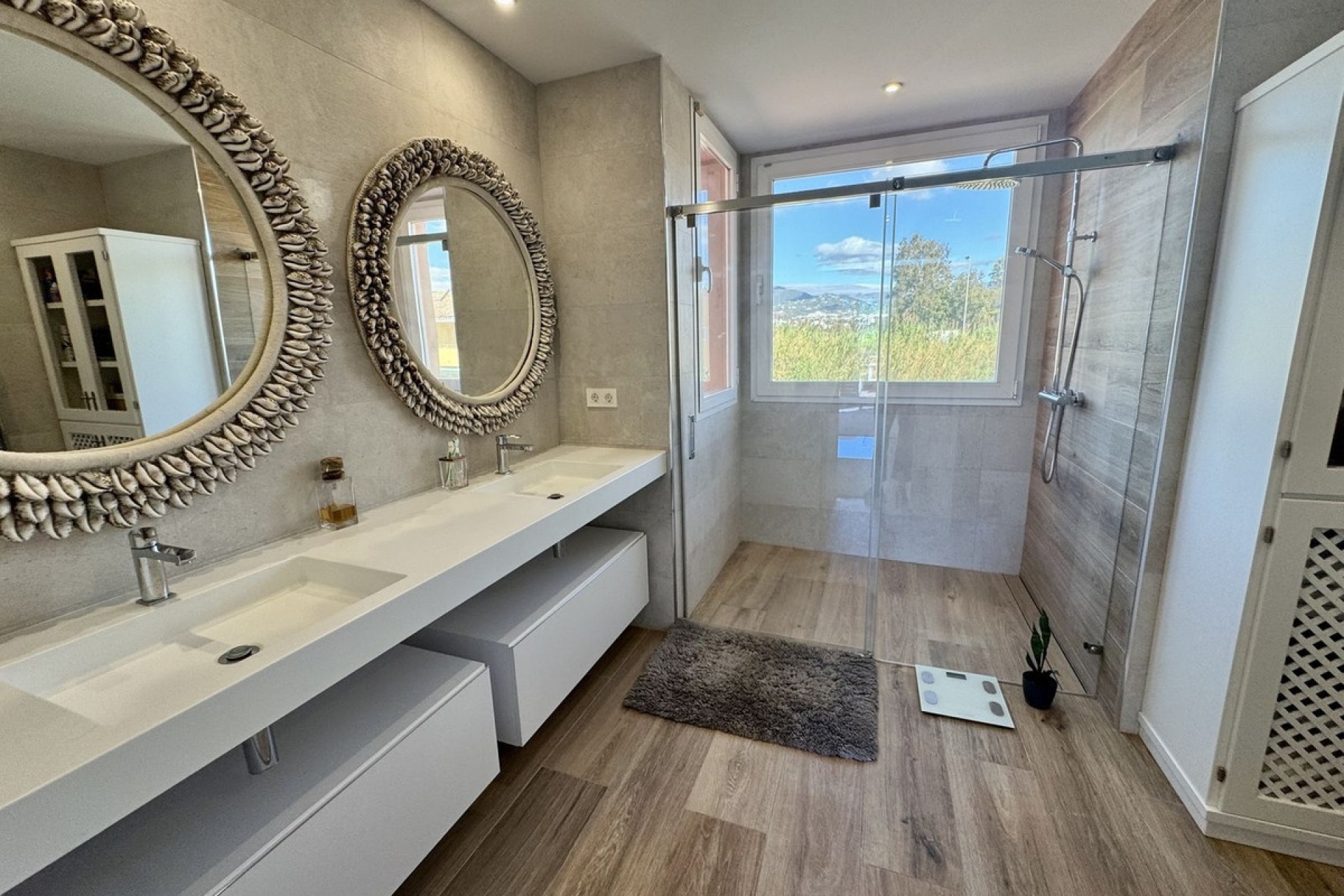 Resale - apartment - Marbella - Guadalmina Baja