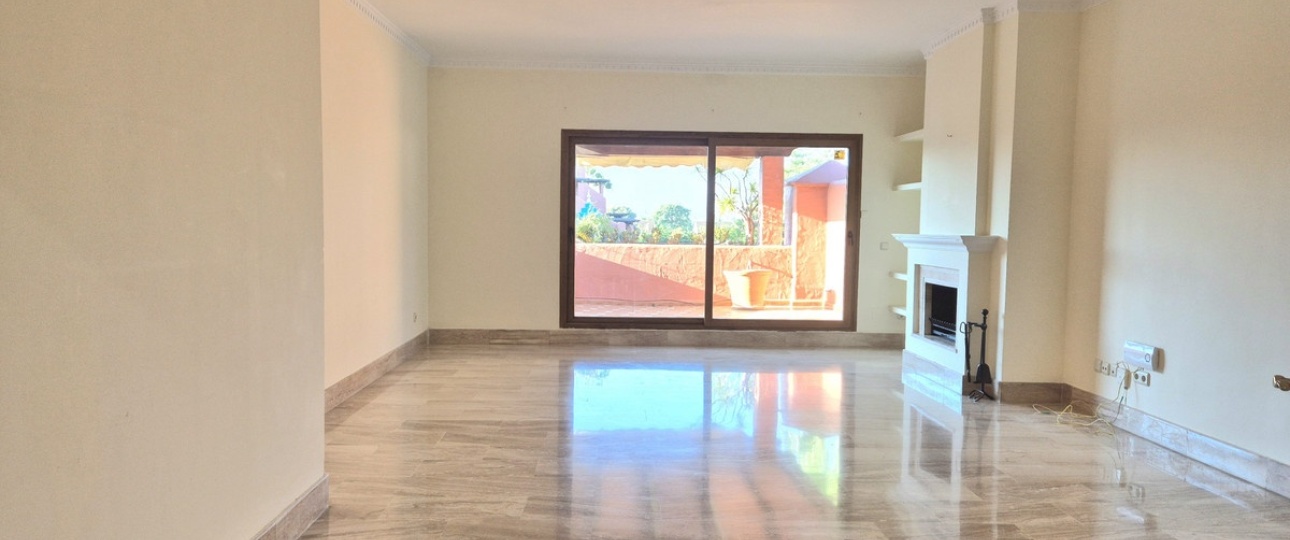 Resale - apartment - Marbella - Guadalmina Baja