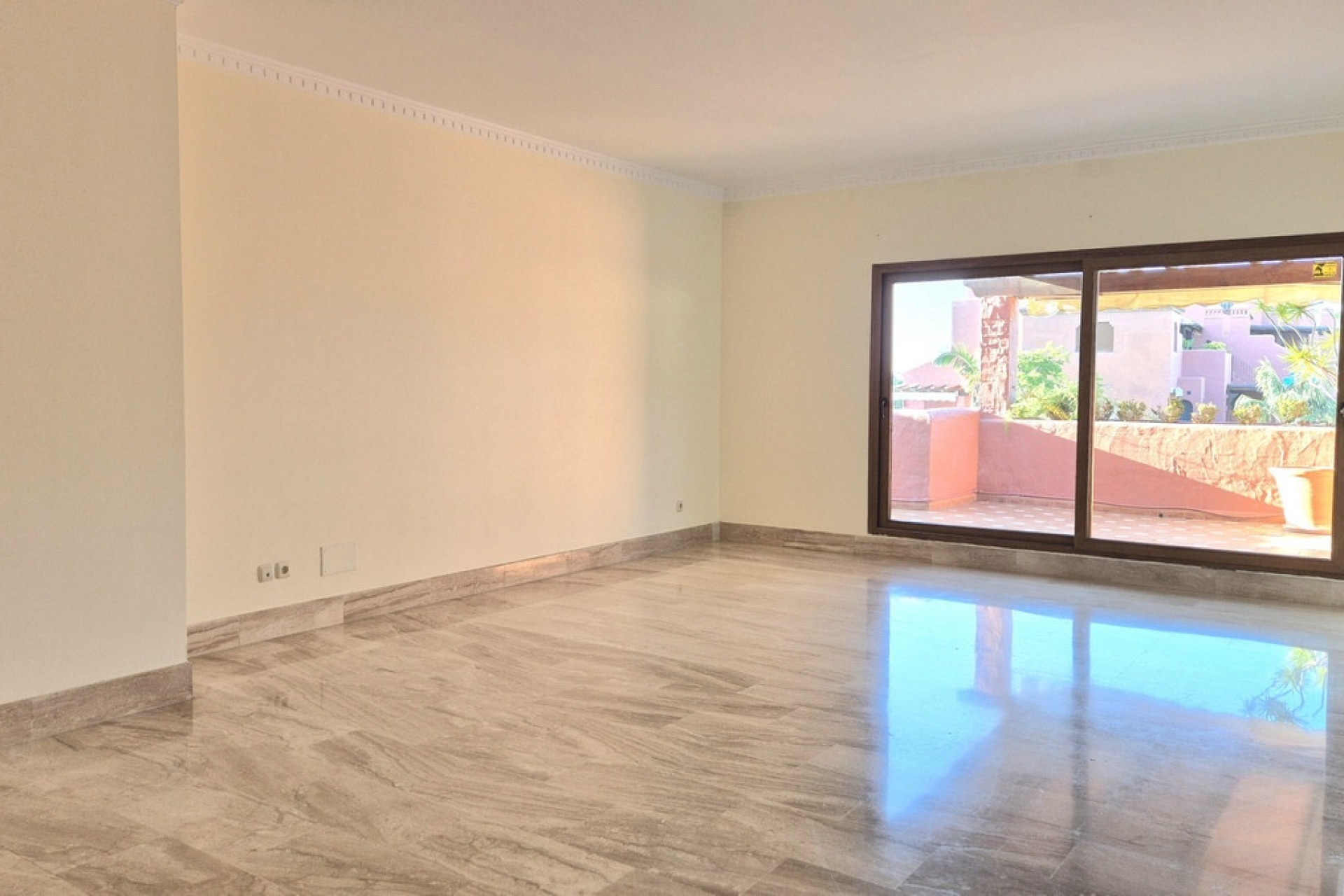 Resale - apartment - Marbella - Guadalmina Baja