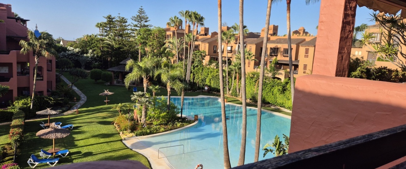 Resale - apartment - Marbella - Guadalmina Baja