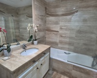 Resale - apartment - Marbella - Guadalmina Baja