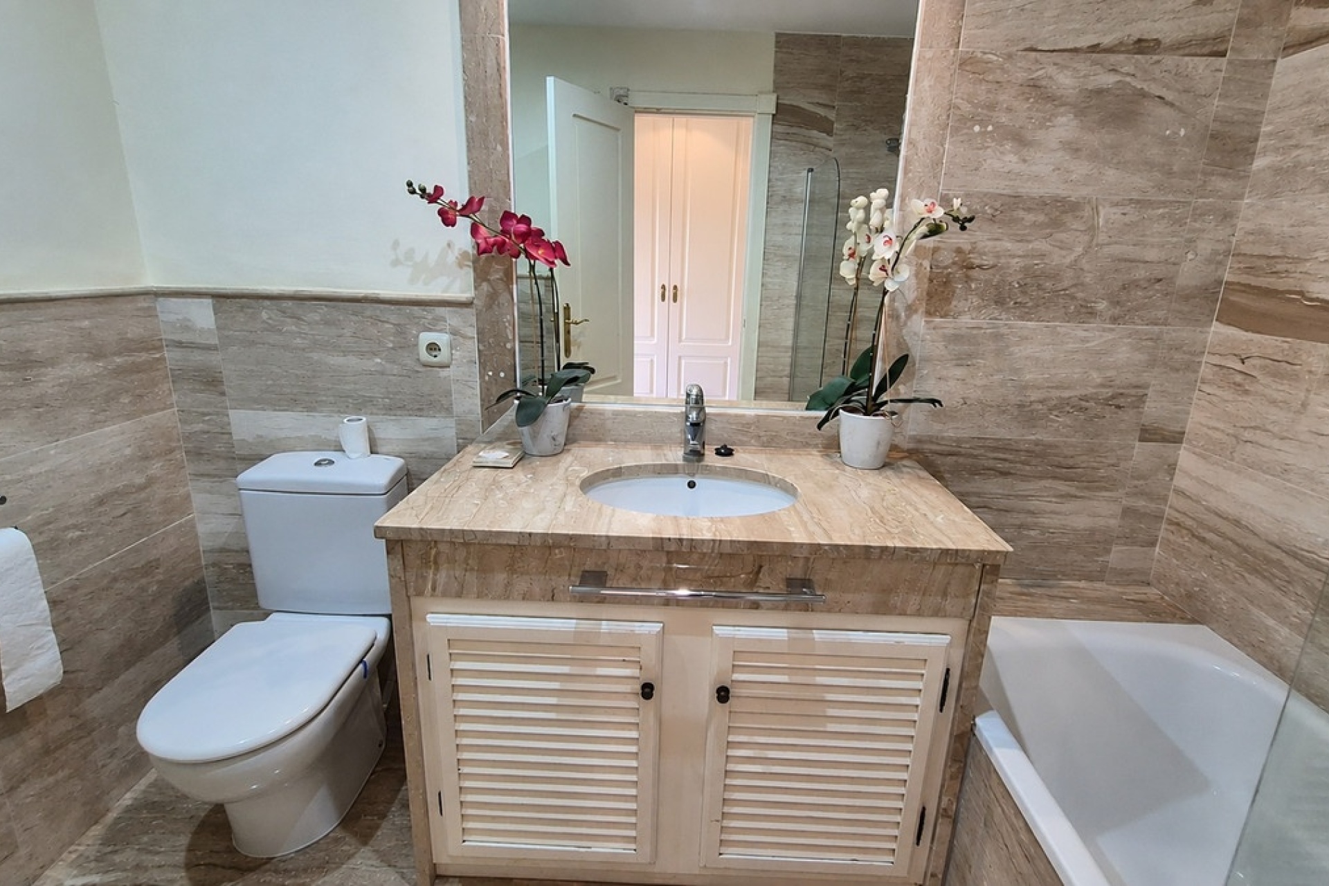 Resale - apartment - Marbella - Guadalmina Baja