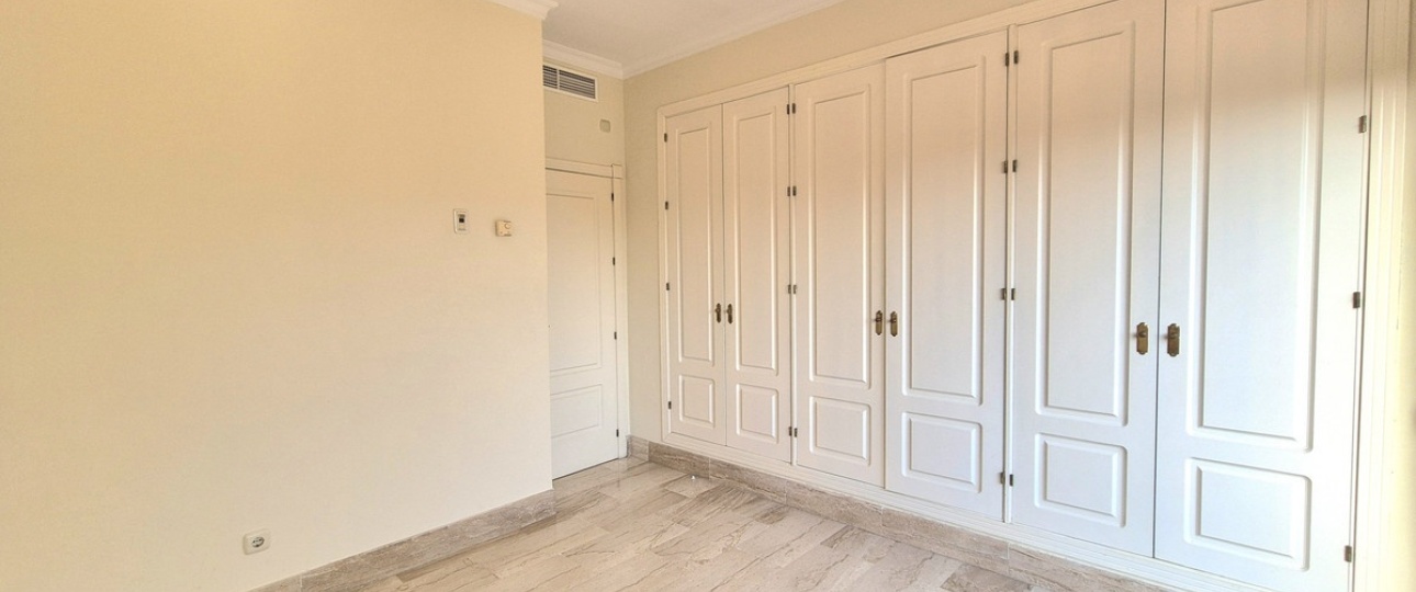 Resale - apartment - Marbella - Guadalmina Baja