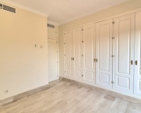 Resale - apartment - Marbella - Guadalmina Baja