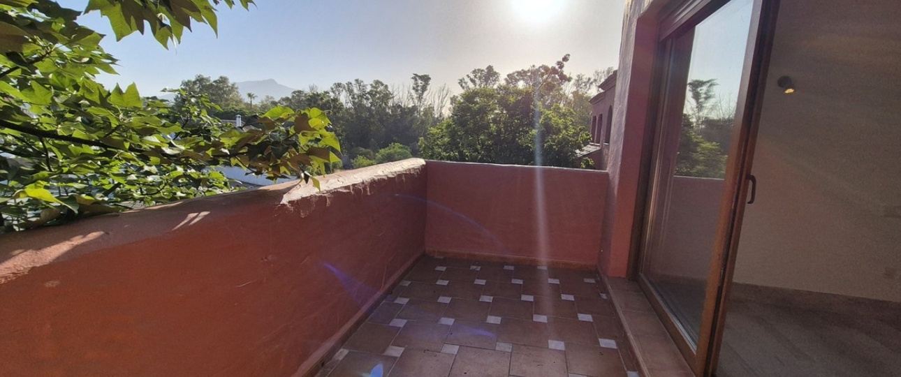 Resale - apartment - Marbella - Guadalmina Baja