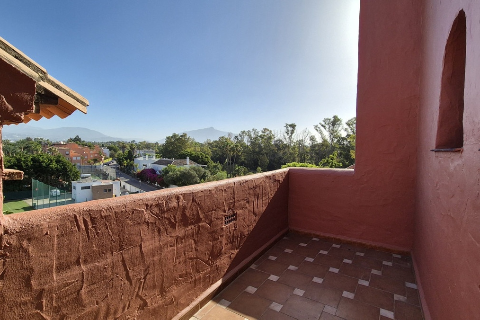 Resale - apartment - Marbella - Guadalmina Baja
