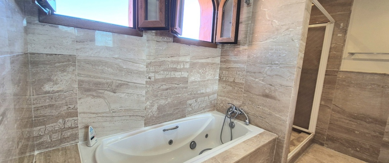 Resale - apartment - Marbella - Guadalmina Baja