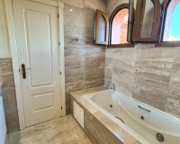 Resale - apartment - Marbella - Guadalmina Baja