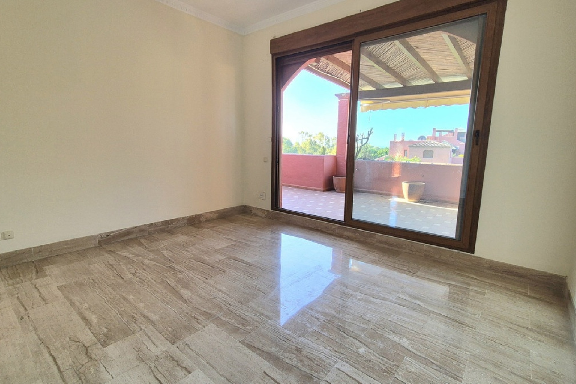 Resale - apartment - Marbella - Guadalmina Baja