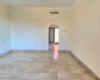 Resale - apartment - Marbella - Guadalmina Baja