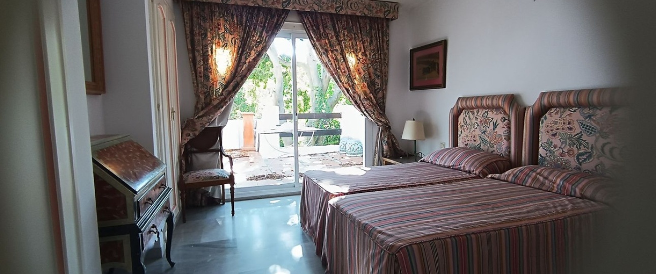 Resale - apartment - Marbella - Guadalmina Baja