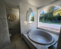 Resale - apartment - Marbella - Guadalmina Baja